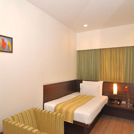 Hotel Studio Estique Pune Exterior foto