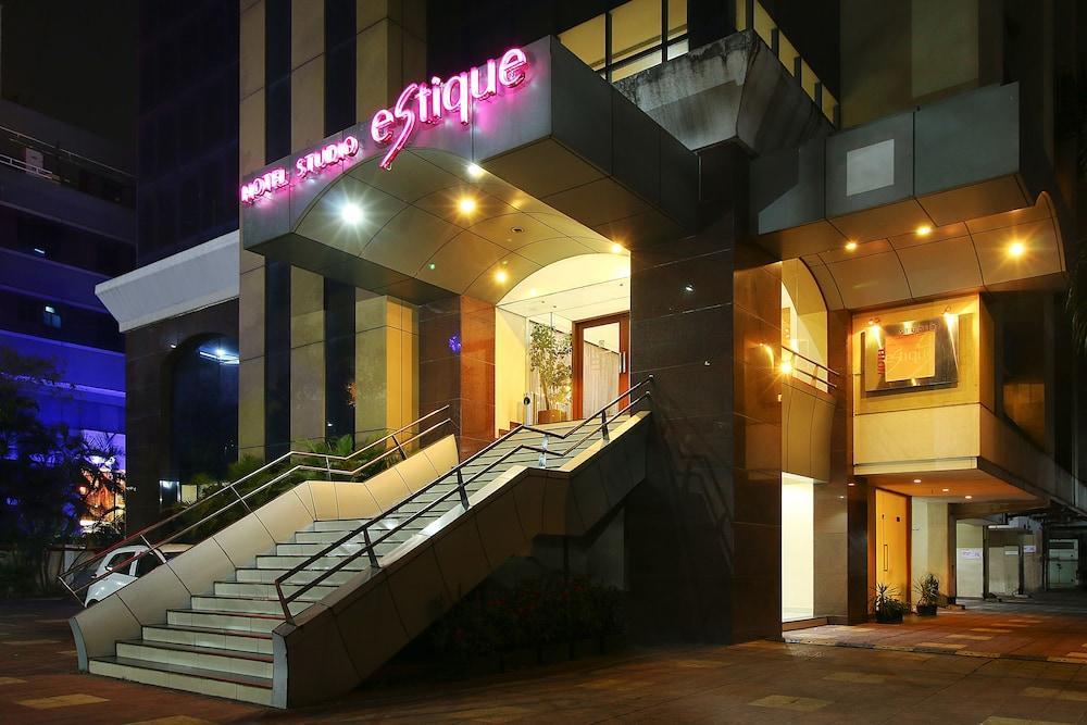 Hotel Studio Estique Pune Exterior foto