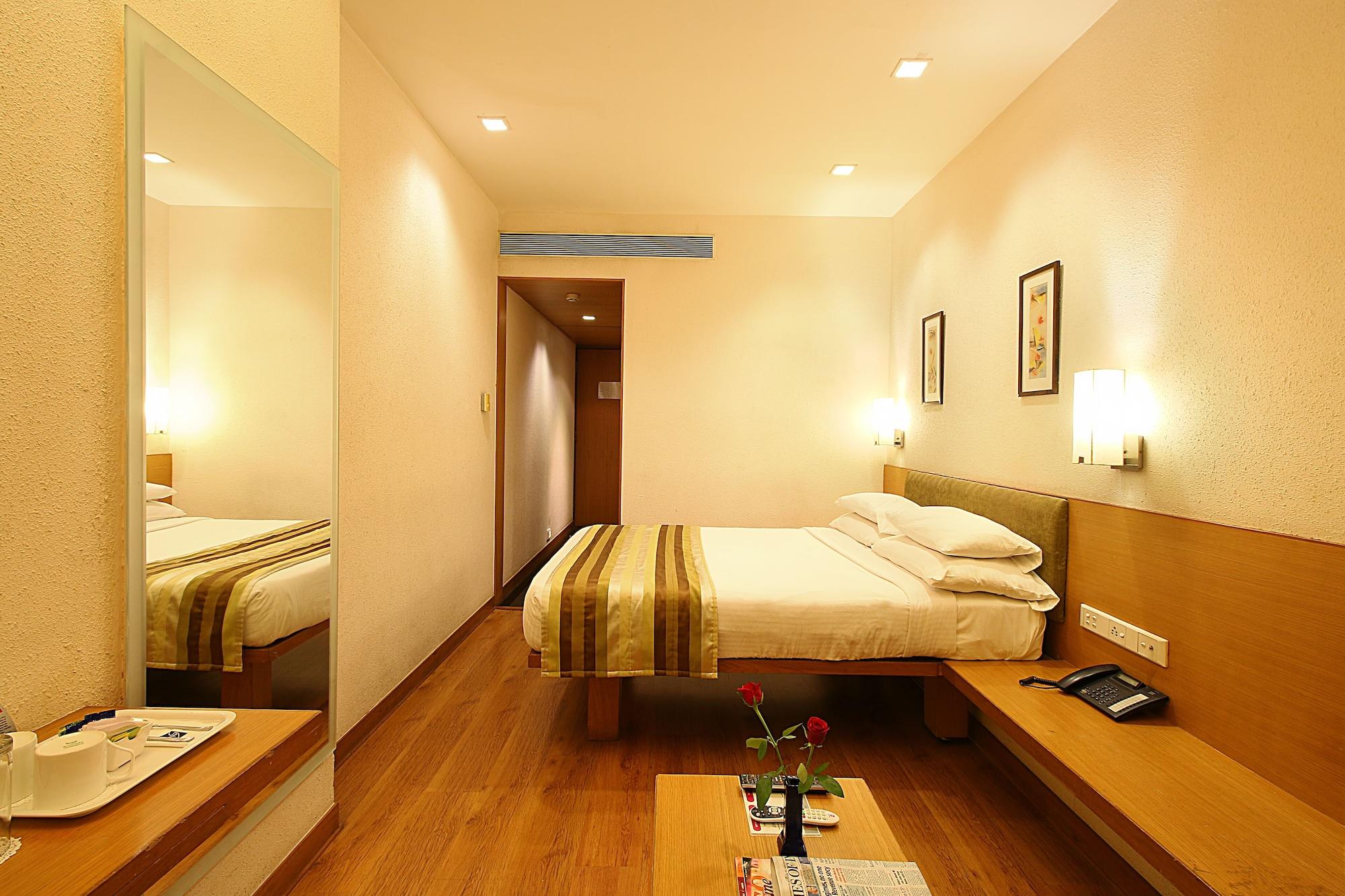 Hotel Studio Estique Pune Exterior foto