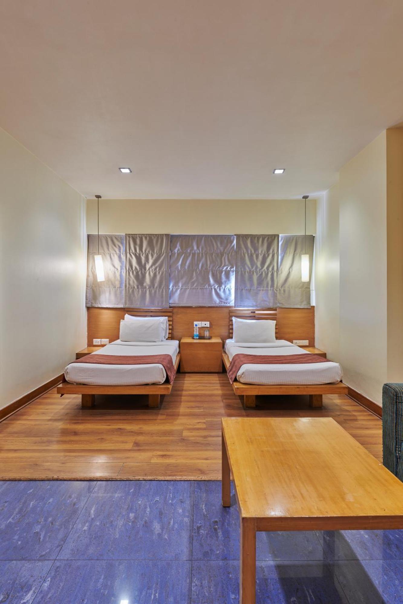 Hotel Studio Estique Pune Exterior foto