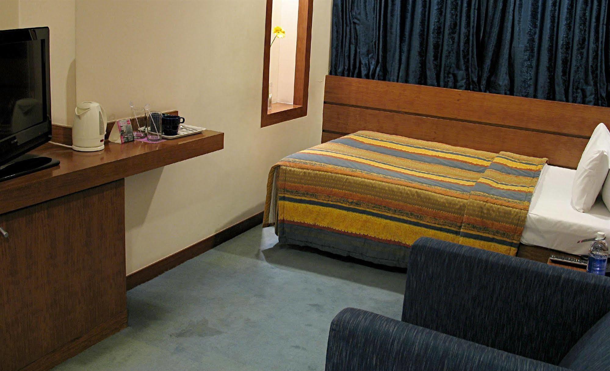Hotel Studio Estique Pune Exterior foto